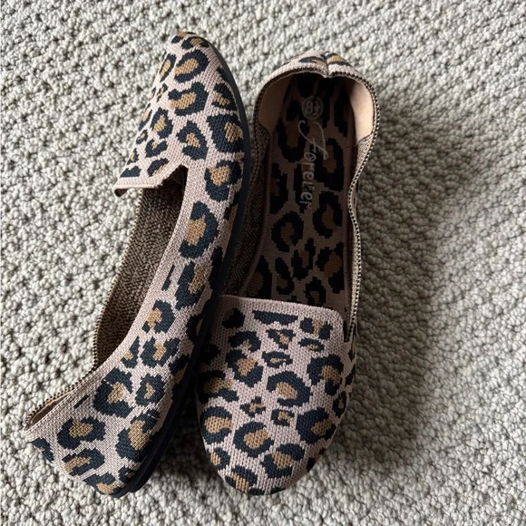 Leopard Print Women’s Flats - Picture 2 of 3